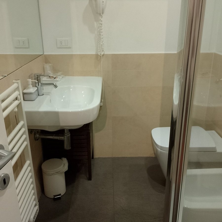 Sette Angeli Rooms — Bathroom