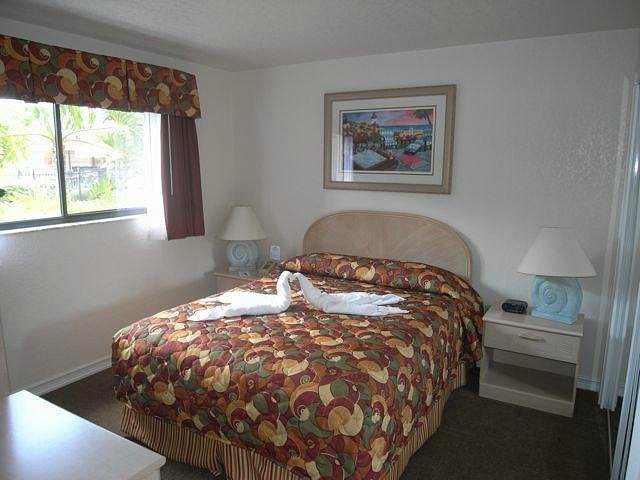 Sevilla Inn — Guest room