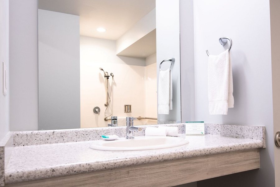 Seward Gateway Hotel — Bathroom