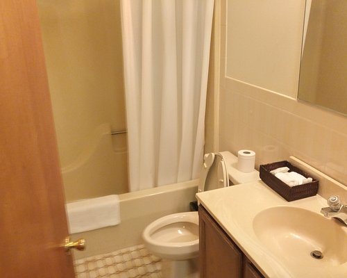 Seymour House — Bathroom