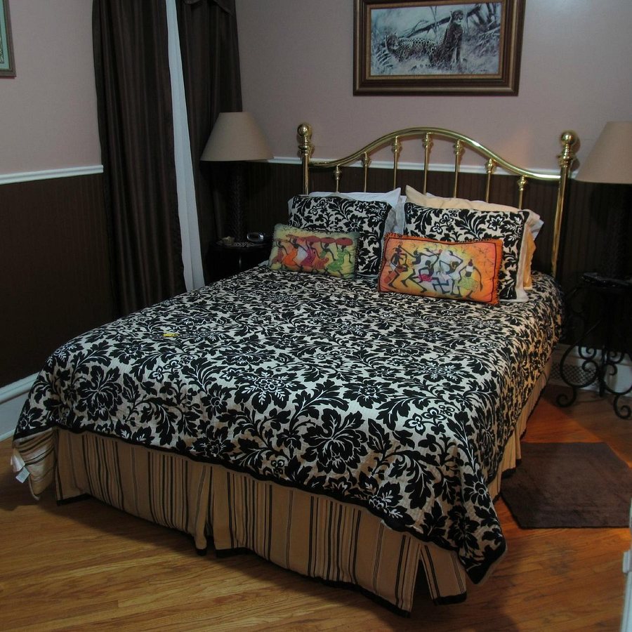 Seymour House — Guest room