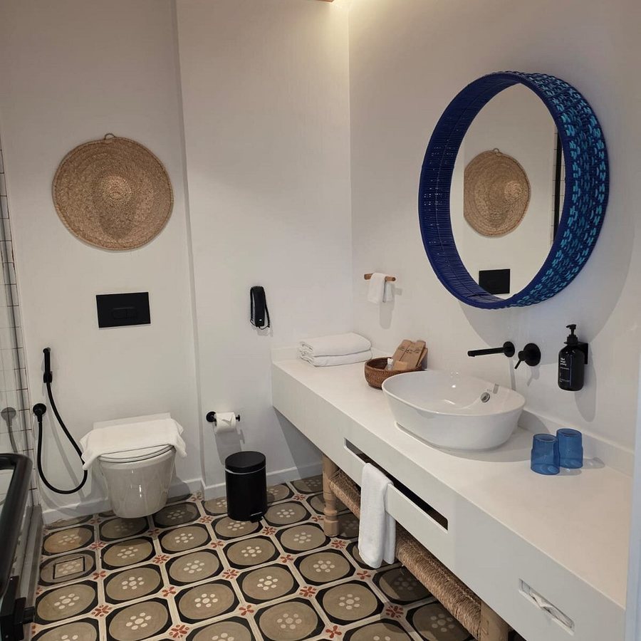 Shada Hotel — Bathroom