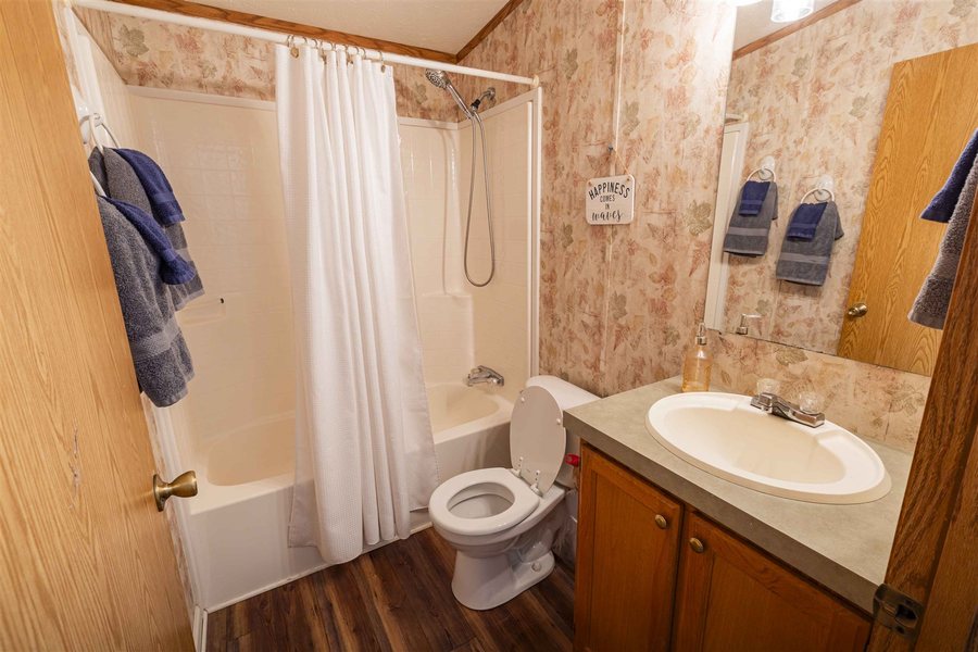 Shady Oaks Campground RVs and Cabins — Bathroom