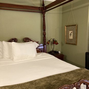 Shafer Baillie Mansion Bed and Breakfast — Guest room