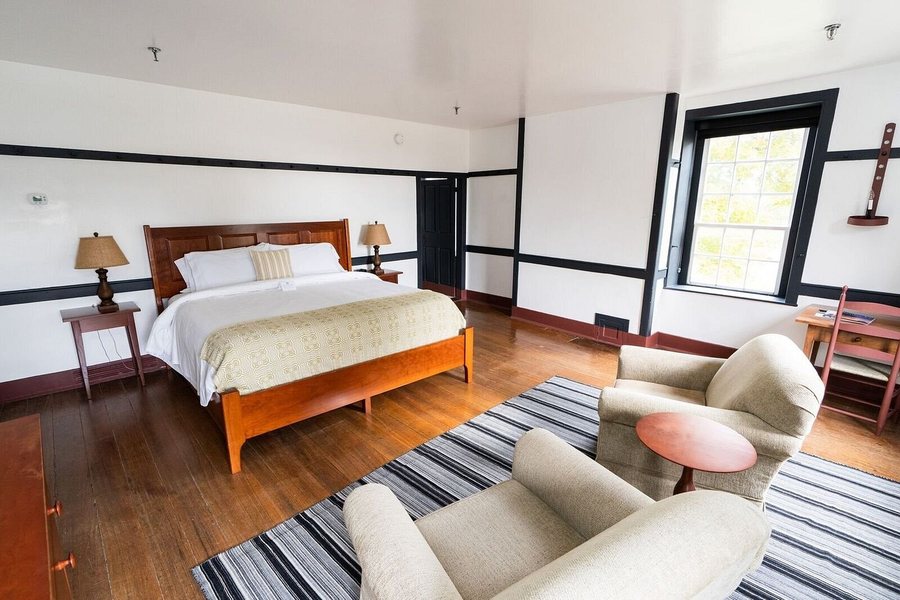 Shaker Village of Pleasant Hill The Inn — Guest room