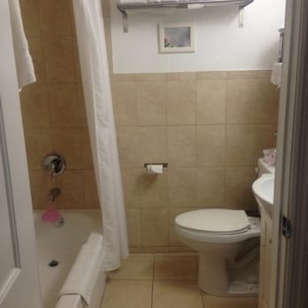 Shalimar Motel Miami Florida — Bathroom