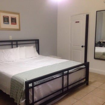 Shalimar Motel Miami Florida — Guest room