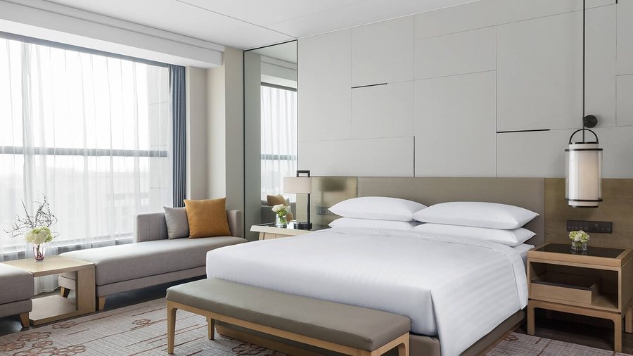Shanghai Marriott Hotel Kangqiao — Guest room