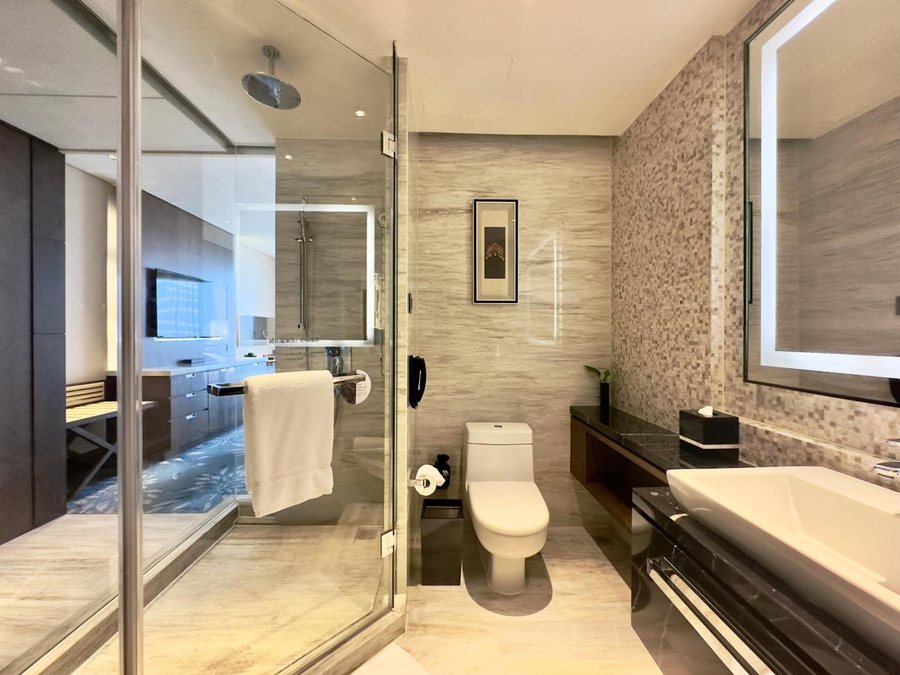 Shanghai Marriott Hotel Pudong East — Bathroom