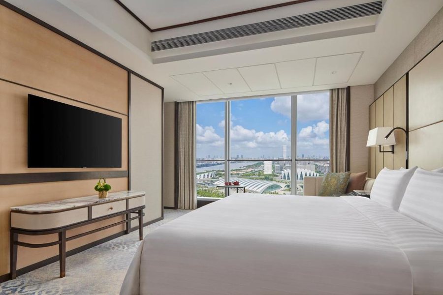 Shangri La Qiantan Shanghai — Guest room