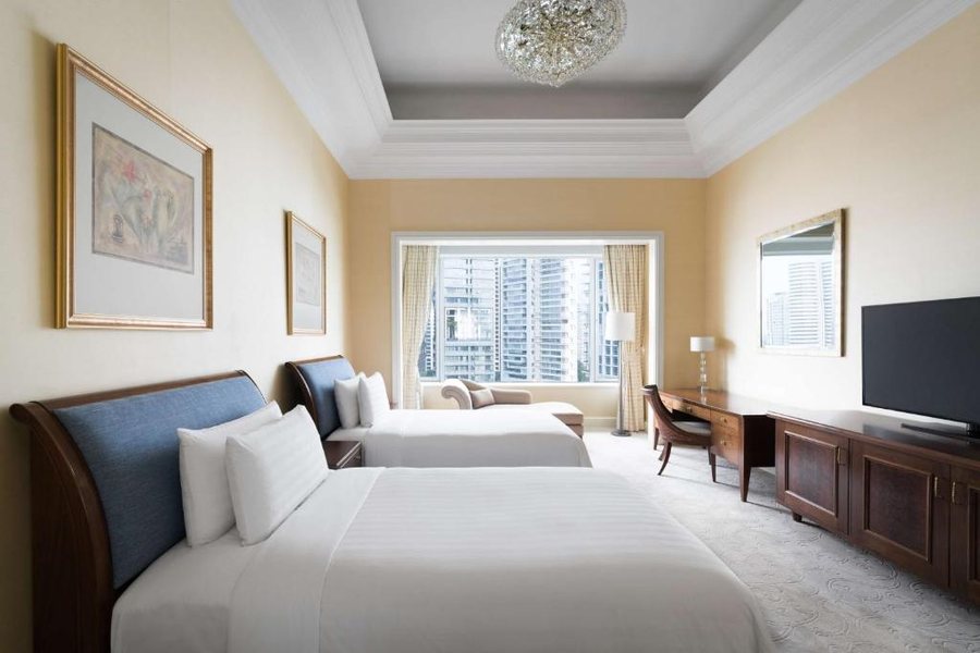 Shangri La Singapore — Guest room