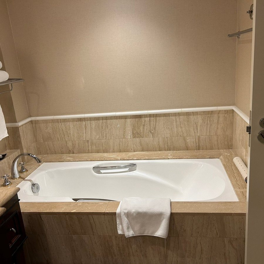 Shangri la Sydney Sydney New South Wales — Bathroom