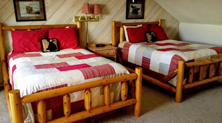 Shanty Creek Resort Summit Village — Guest room