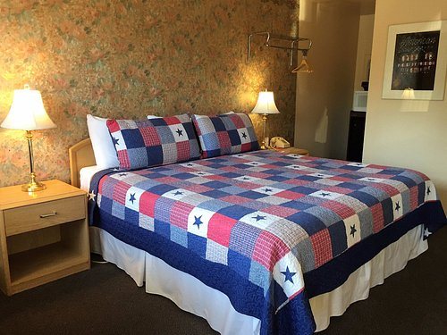 Sharon Motel — Guest room