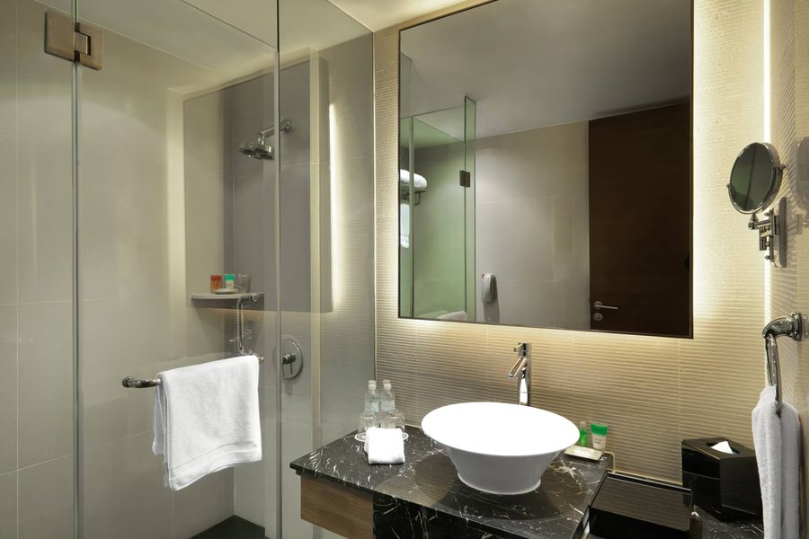 Shash Dine EcoRetreat — Bathroom