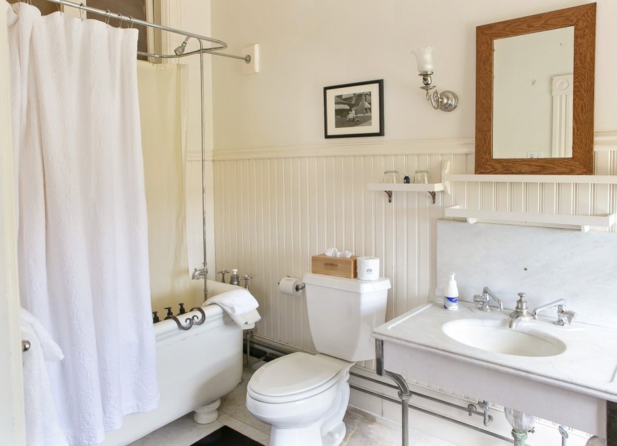 Shelburne Farms Inn — Bathroom