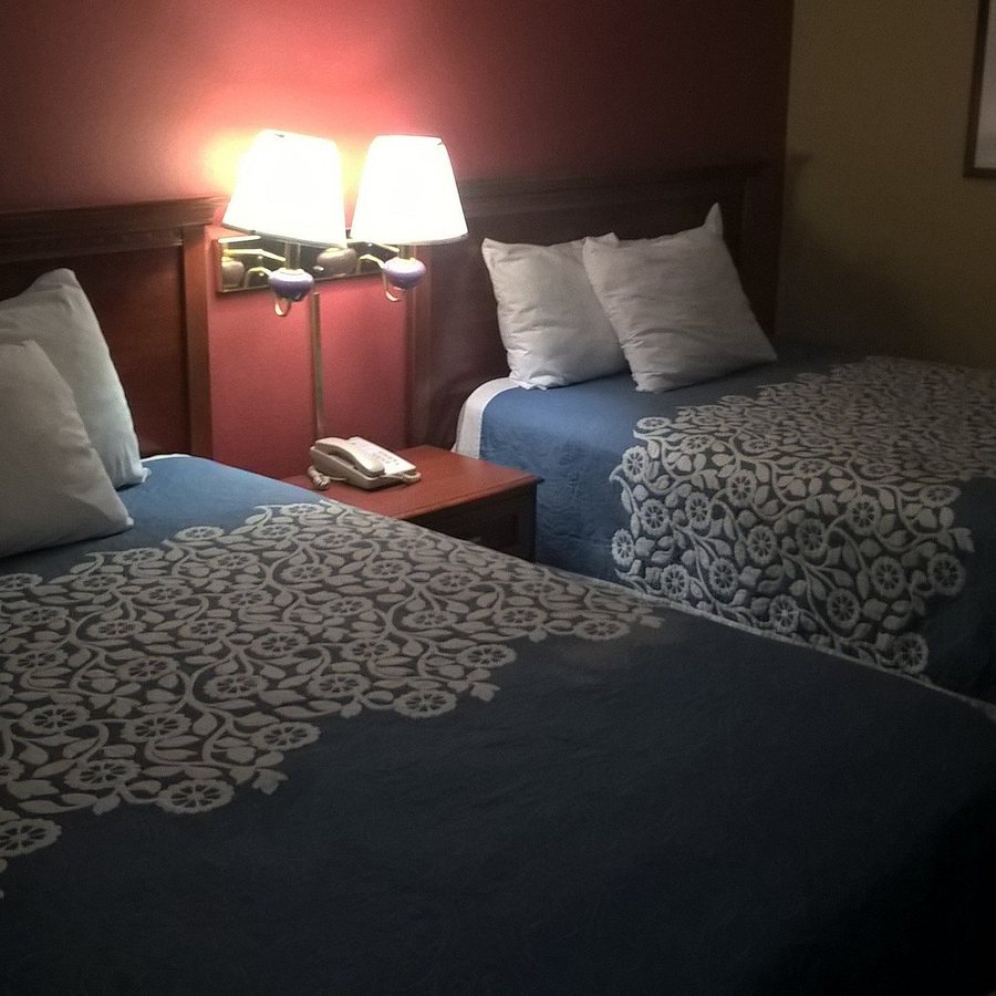 Shelby Inn — Guest room