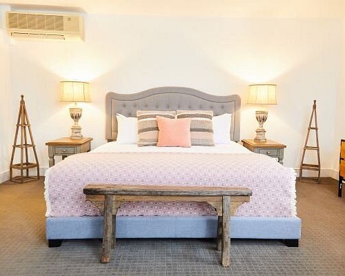 Shelter Harbor Inn — Guest room
