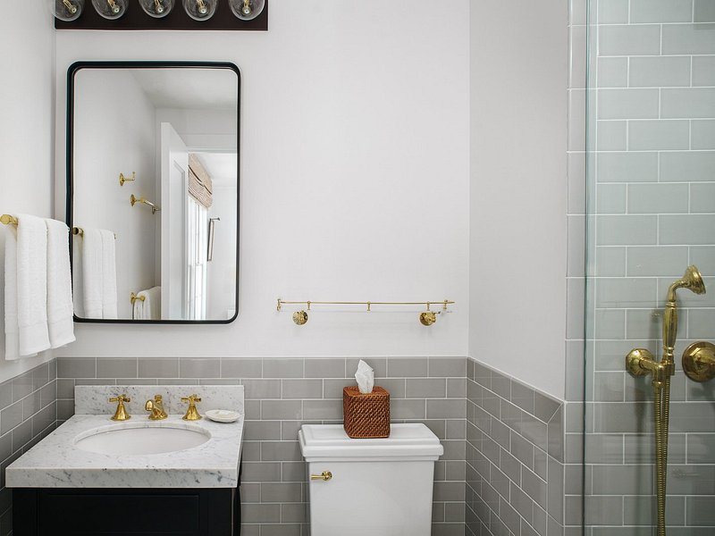Shelter Island House — Bathroom