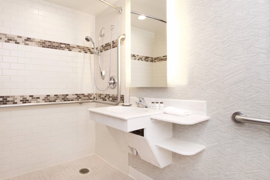 Sheraton Anchorage Hotel — Bathroom