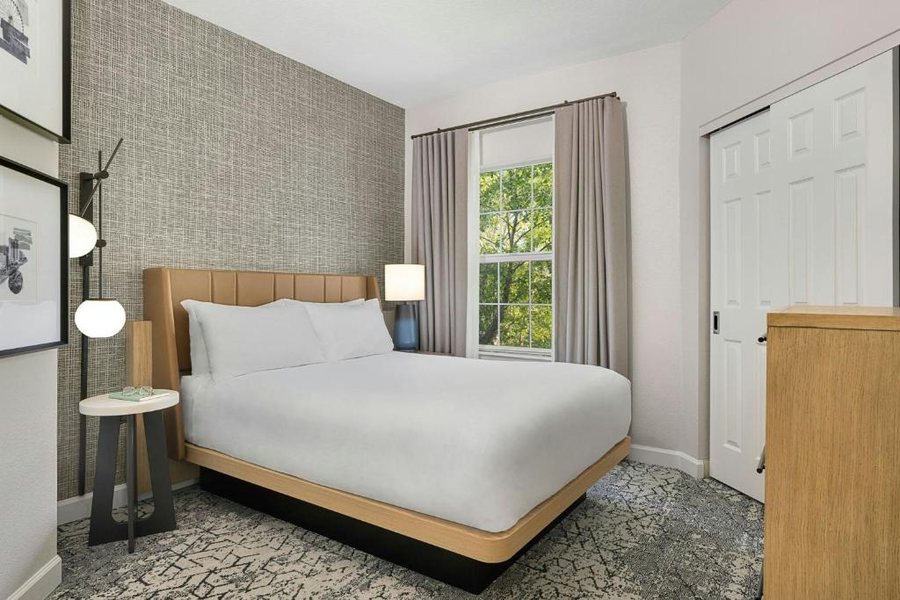 Sheraton Broadway Resort Villas — Guest room