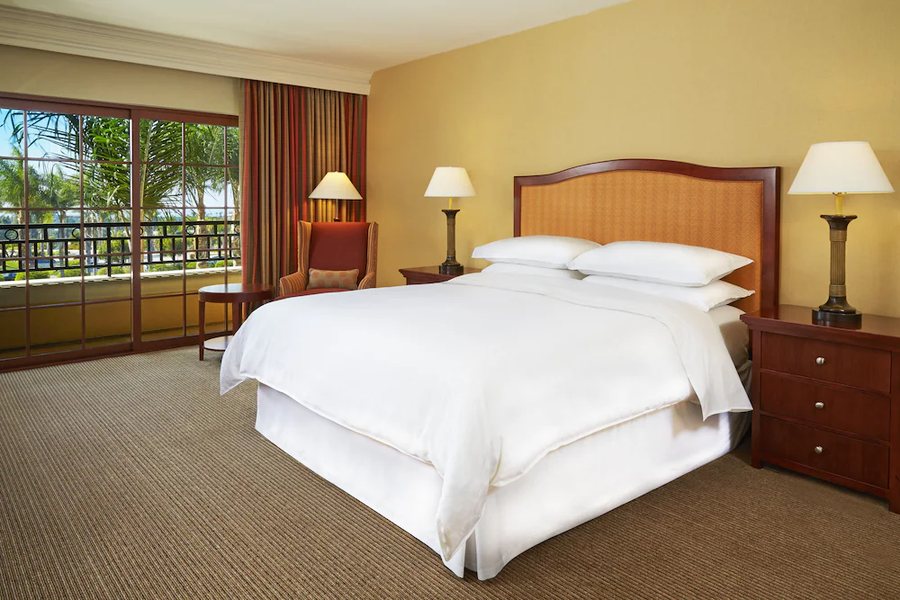 Sheraton Carlsbad Resort Spa — Guest room