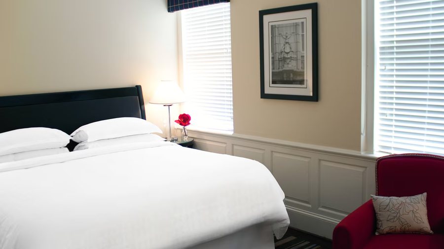 Sheraton Columbia Downtown Hotel — Guest room