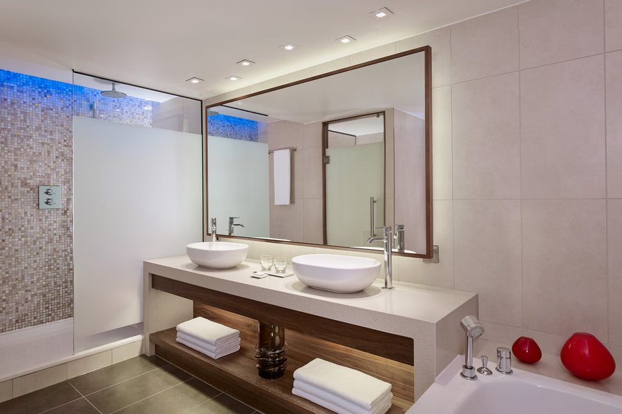 Sheraton Grand Hotel Spa Edinburgh — Bathroom
