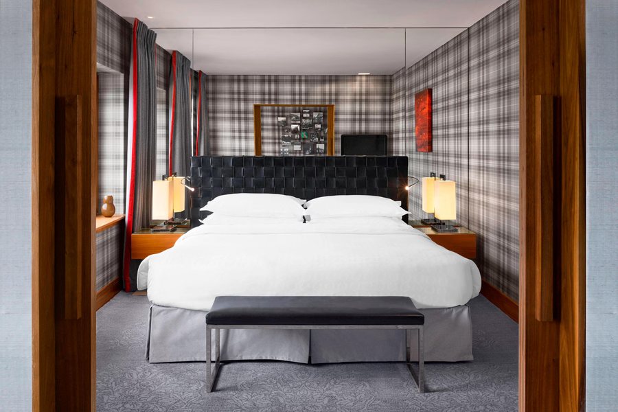 Sheraton Grand Hotel Spa Edinburgh — Guest room