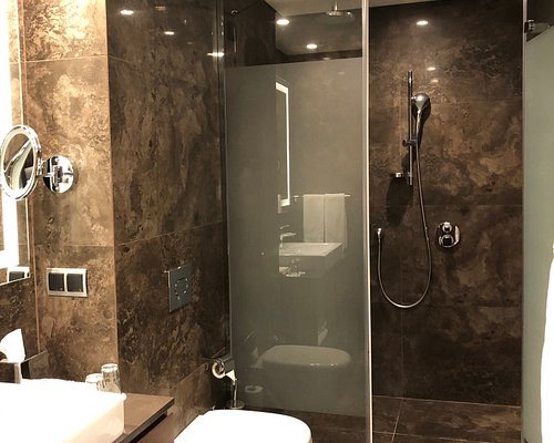 Sheraton Grand Istanbul Atasehir Istanbul — Bathroom
