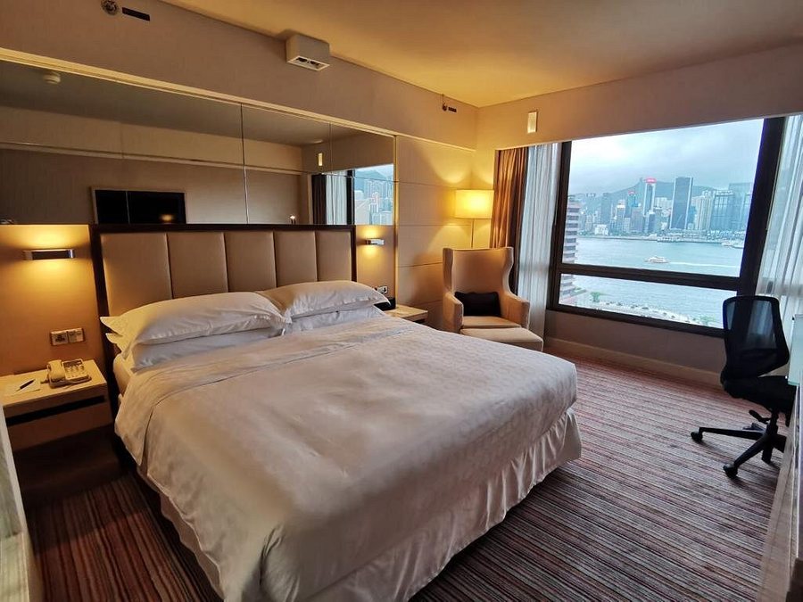 Sheraton Hong Kong Hotel Towers — Guest room