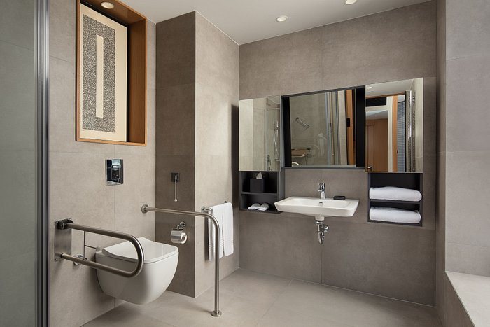 Sheraton Istanbul Esenyurt Istanbul — Bathroom