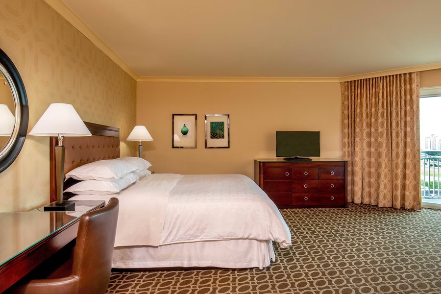 Sheraton Myrtle Beach — Guest room