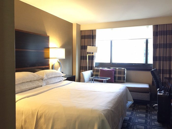 Sheraton New York Times Square Hotel — Guest room