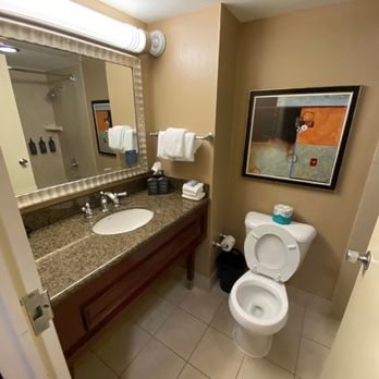 Sheraton Oklahoma City Downtown Hotel — Bathroom