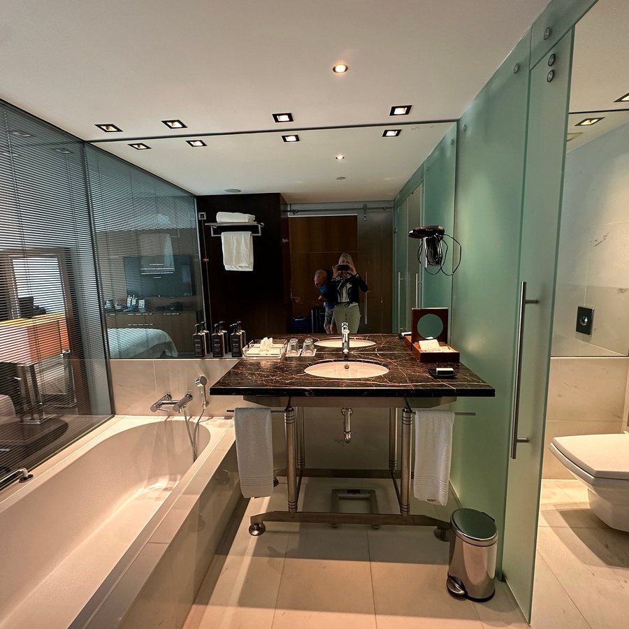 Sheraton Porto Hotel Spa — Bathroom