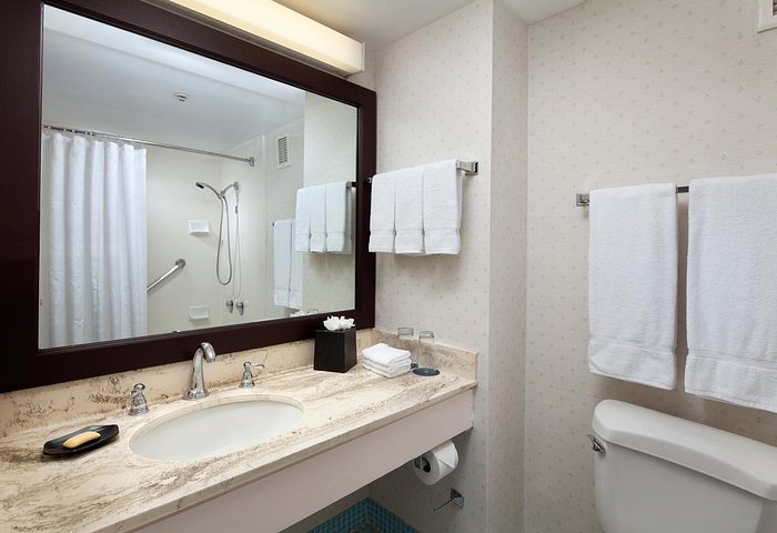Sheraton Princess Kaiulani Waikiki Beach — Bathroom