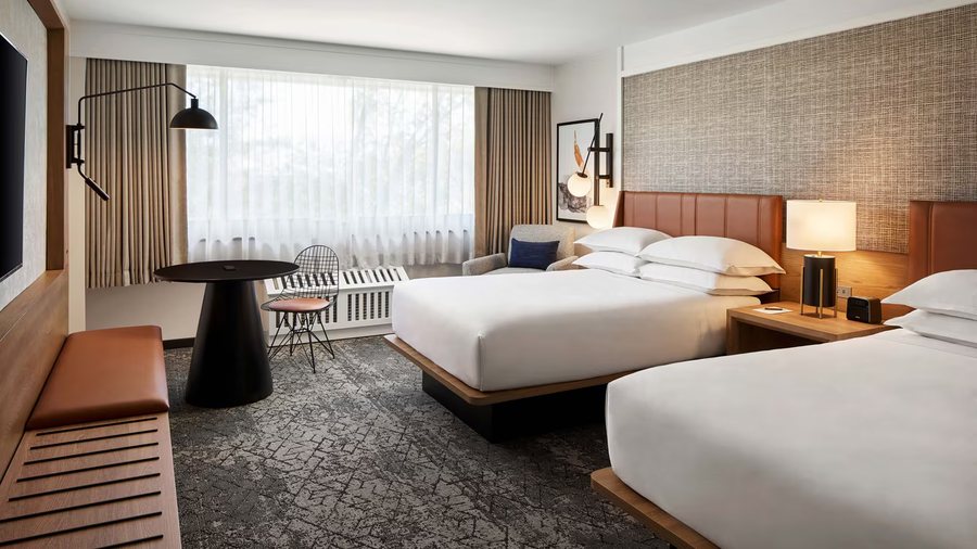 Sheraton Reston Hotel — Guest room