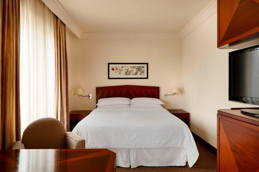 Sheraton Sao Paulo WTC Hotel — Guest room