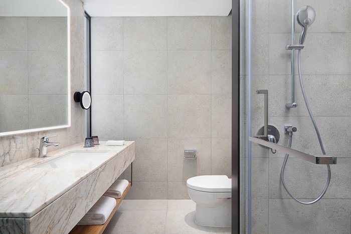 Sheraton Shanghai Jiading Hotel — Bathroom