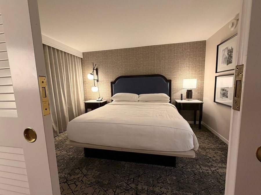 Sheraton Suites Galleria atlanta — Guest room