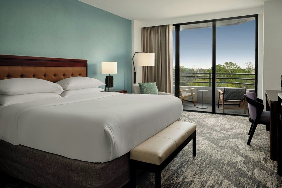 Sheraton Tampa Brandon Hotel — Guest room