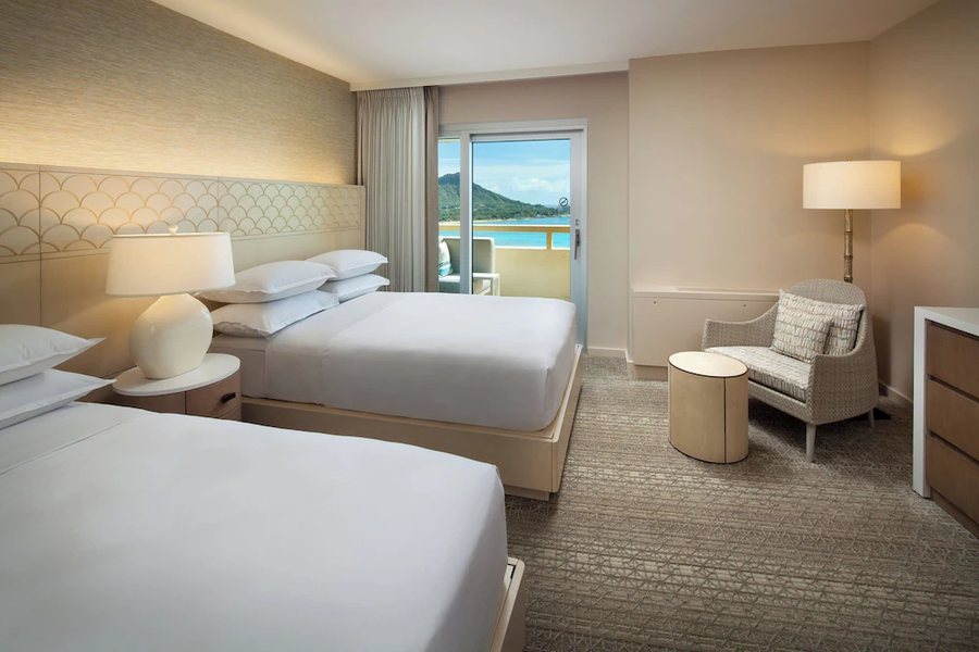 Sheraton Waikiki Beach Resort Honolulu Oahu Hawaii — Guest room