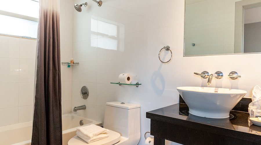 Sherbrooke All Suites Hotel Miami Beach Florida — Bathroom