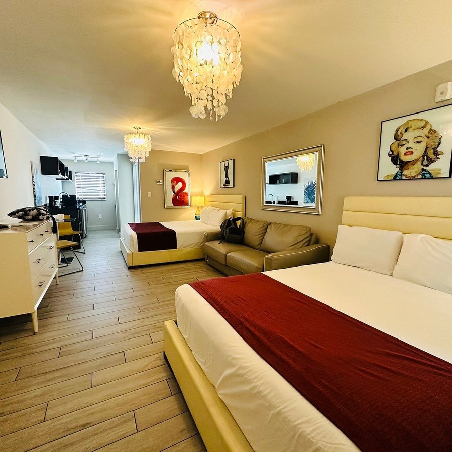 Sherbrooke All Suites Hotel Miami Beach Florida — Guest room