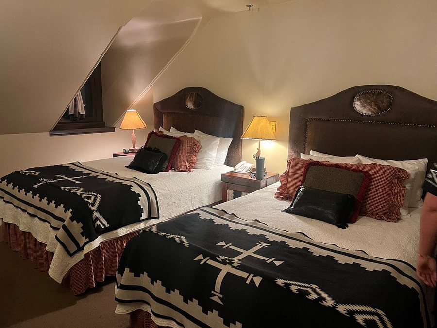 Sheridan Inn BW Signature Collection — Guest room