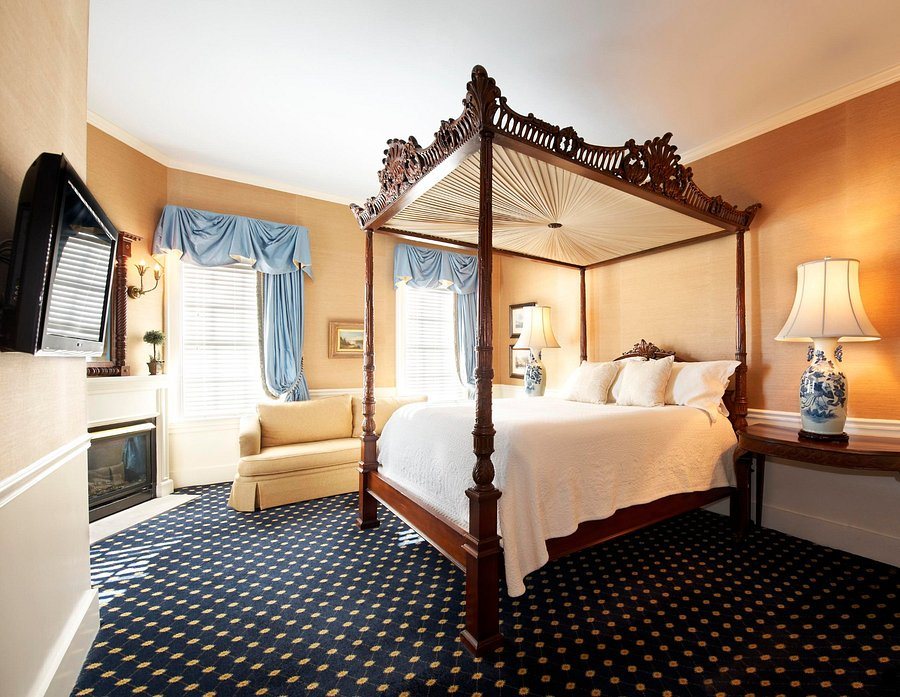 Sherwood Inn — Guest room