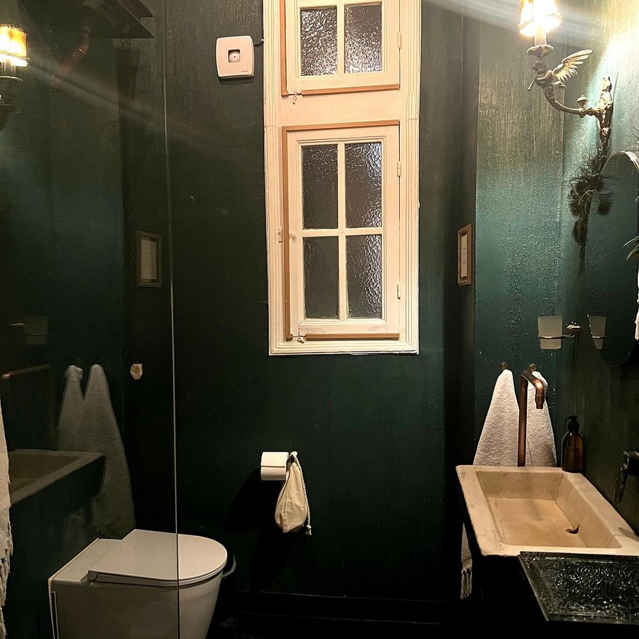 Shila — Bathroom