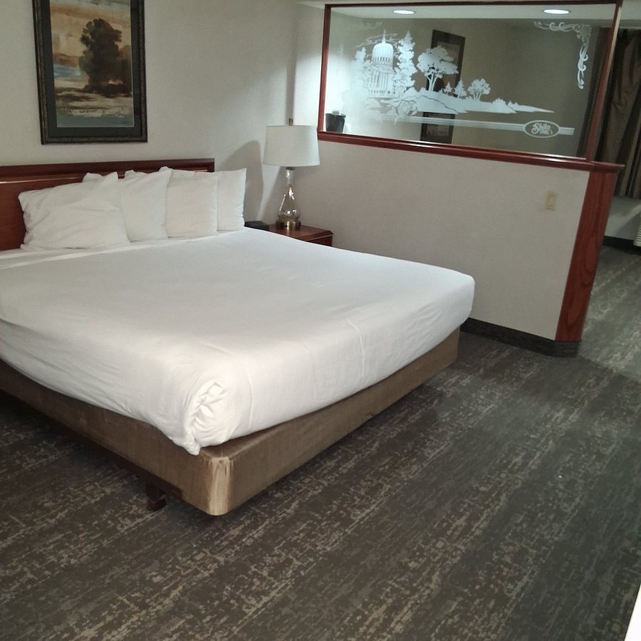 Shilo Inns Bend — Guest room