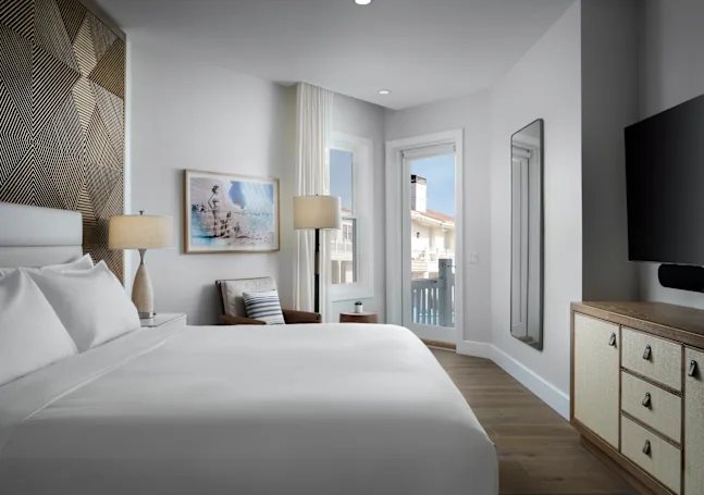 Shore House at The Del LXR Hotels Resorts — Guest room